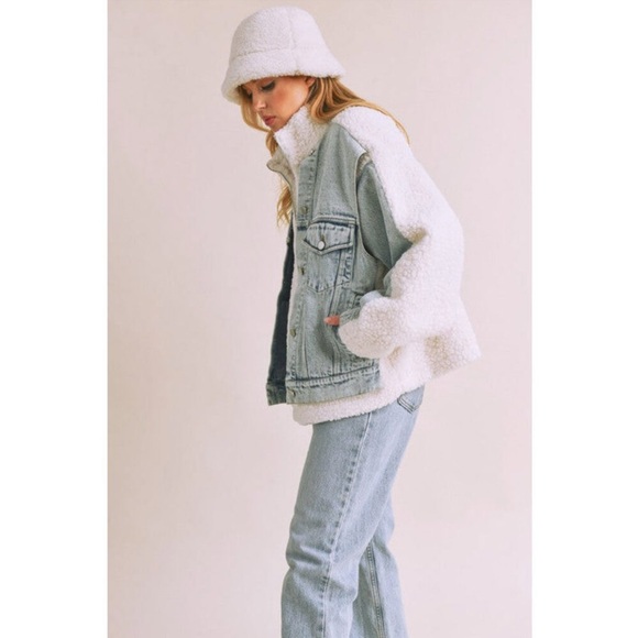 New Aemi & Co Jean Denim Jacket with faux fur large - Picture 3 of 10